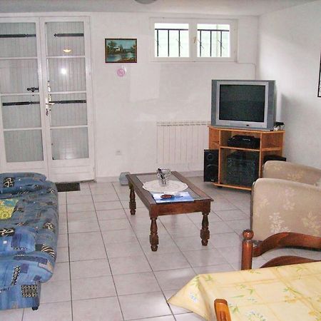 Appartement de 2 chambres avec jardin clos et wifi a Breuillet Breuillet  Extérieur photo