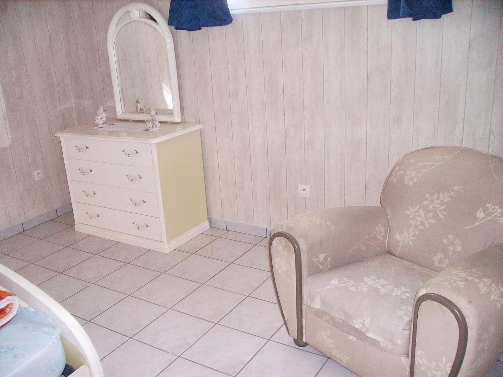 Appartement de 2 chambres avec jardin clos et wifi a Breuillet Breuillet  Extérieur photo